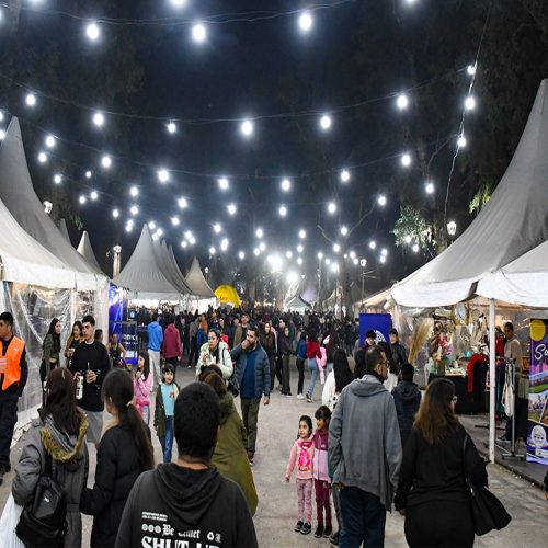 Desfile de artesanías y diseño local “Raíces en movimiento”