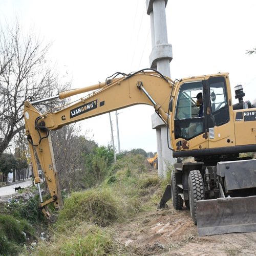 Santiago avanza hacia aguas limpias: limpieza del desagüe de la calle Antonio Medici