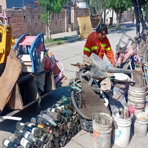 Descacharreos y eliminación de basurles en los barrios Independencia y 8 de Abril