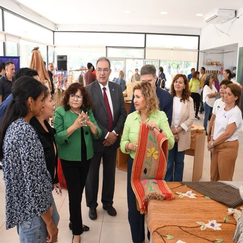 La intendente Fuentes recorrió el Mercado Artesanal Municipal