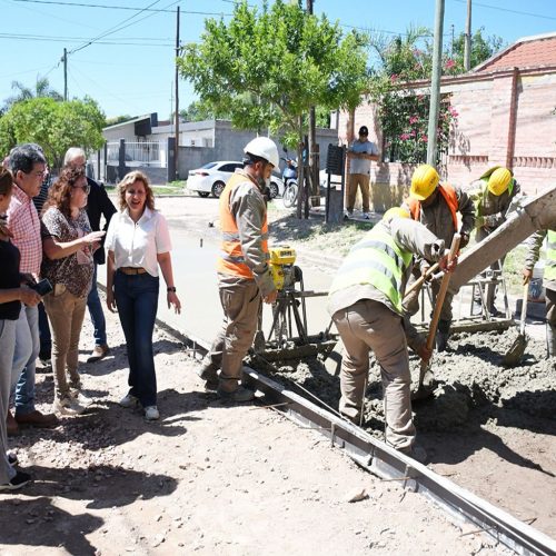 Pavimentación de 19 cuadras en el barrio Juan Felipe Ibarra