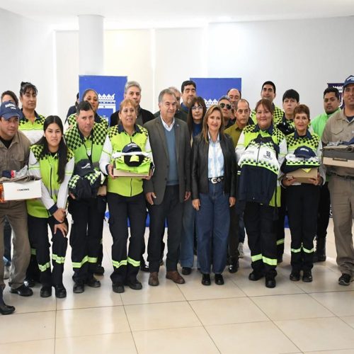 340 uniformes de trabajo para Tránsito y Transporte