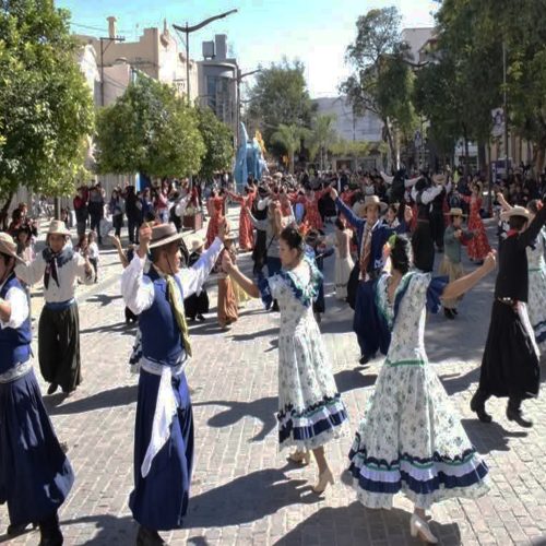 Santiago Baila Academias se hizo presente en la Plaza Libertad