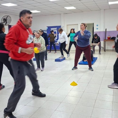 Informan días y horarios de clases gratuitas de gimnasia en Caps y centros de jubilados
