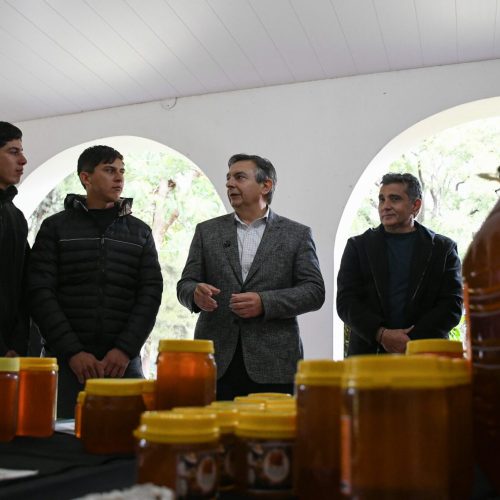 En la Semana de la Miel se vivió una exitosa jornada apícola en el Vivero San Carlos