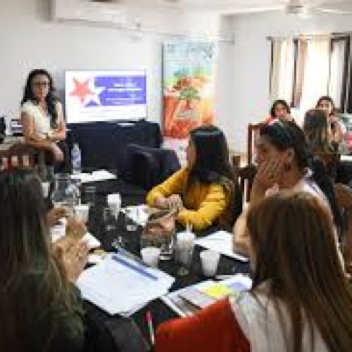 Realizan un encuentro de formación y coalición comunitaria con una organización internacional antidrogas en Santiago del Estero