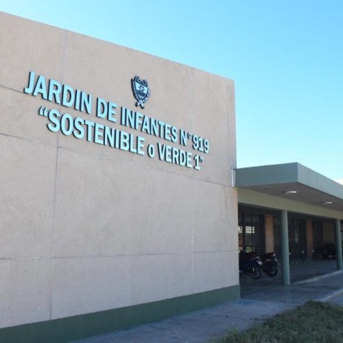 El Barrio Parque del Río cuenta con dos instituciones educativas modernas con un claro perfil ambientalista