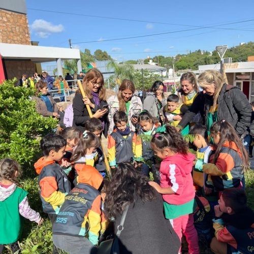 “Plantando Futuro”: En Ojo de Agua realizaron una jornada educativa con conciencia ambiental